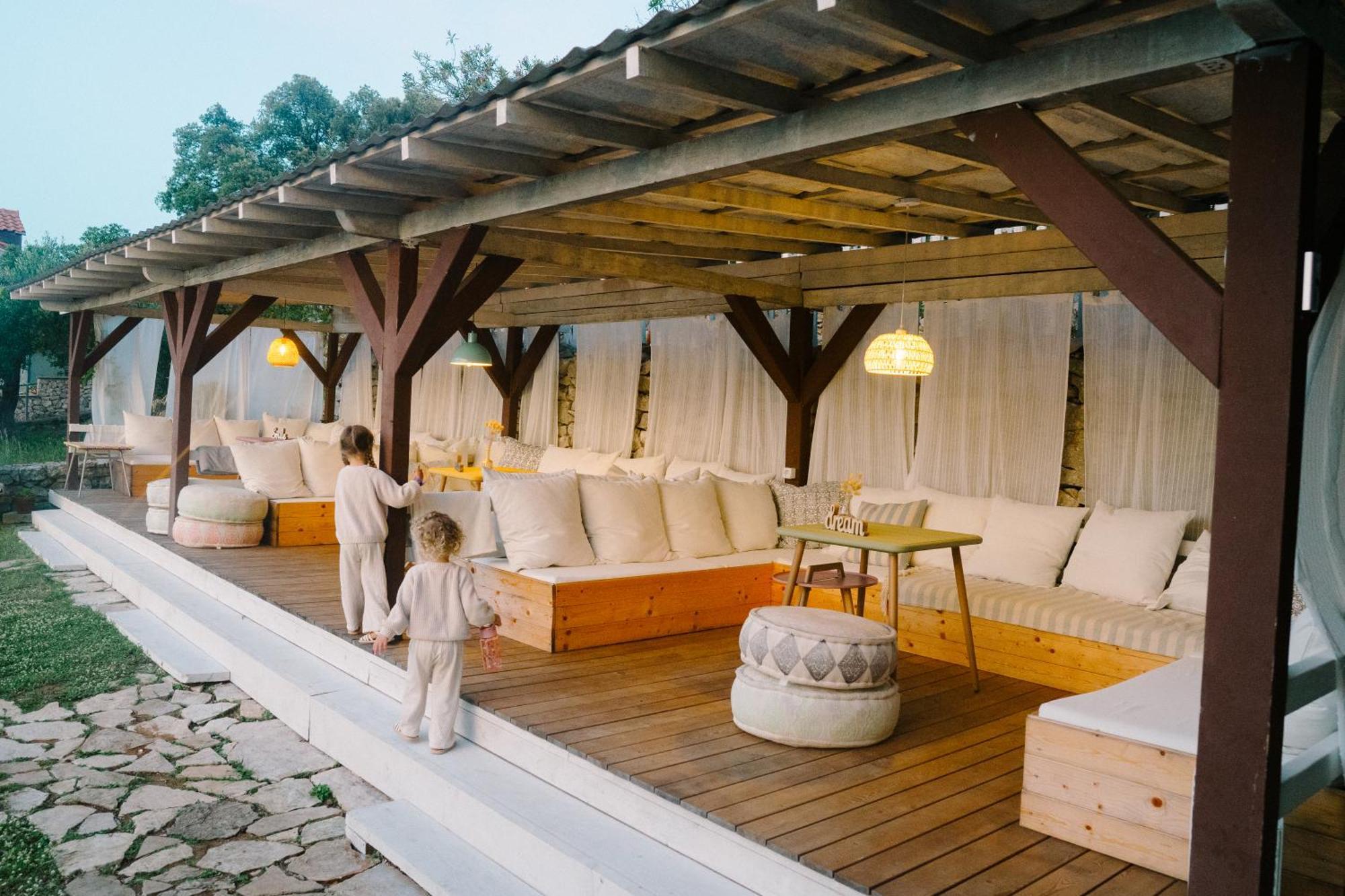 Eco Aparthotel The Dreamers'S Club Lumbarda Exterior foto