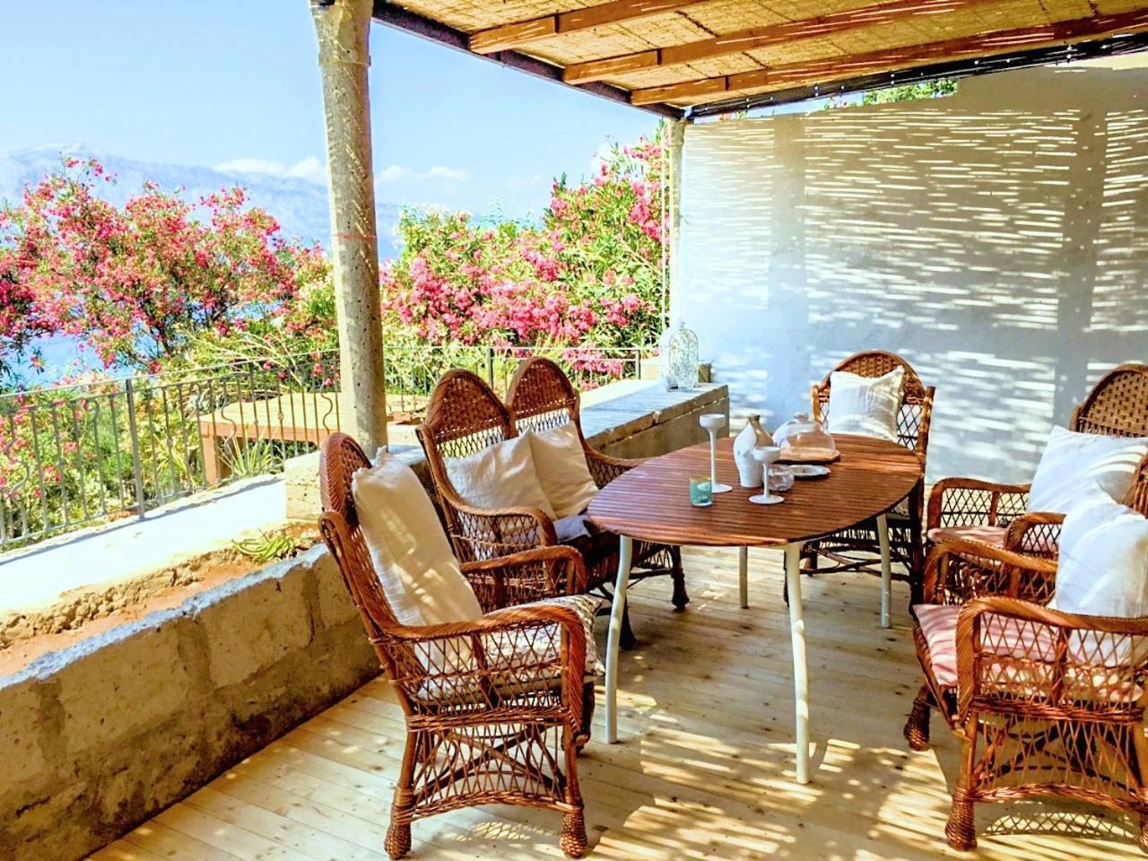 Eco Aparthotel The Dreamers'S Club Lumbarda Exterior foto